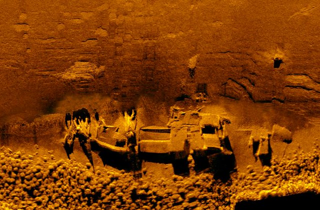 Side scan sonar imagery